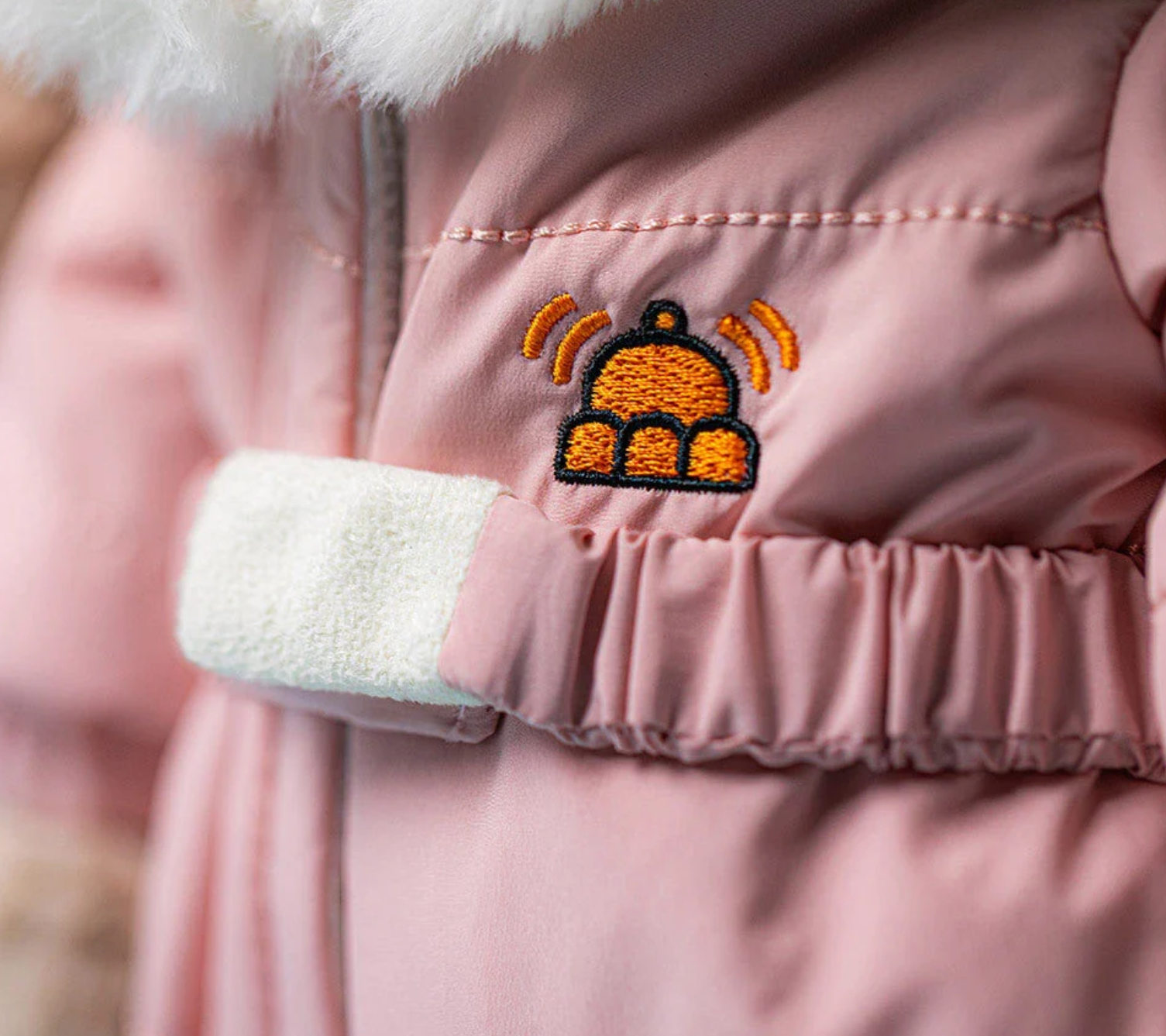 Króliczek Beżowy w Kombinezonie Zimowym 31 cm IMG_0457