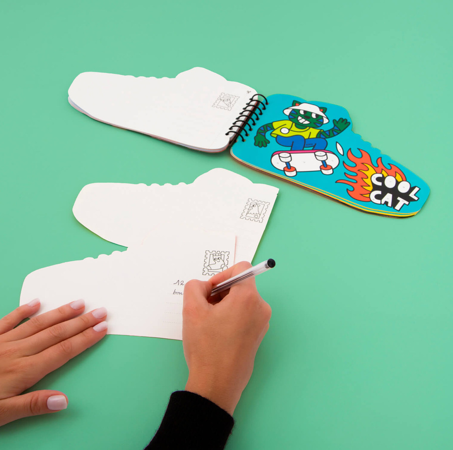 ZESZYT KREATYWNY Z NAKLEJKAMI - STREET