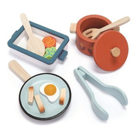 Zestaw drewnianych naczyń