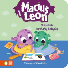 Maciuś i Leon czytają książkę