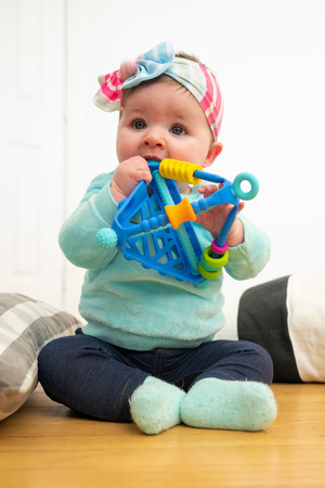 Wigloo Piramidka. Zabawka sensoryczna