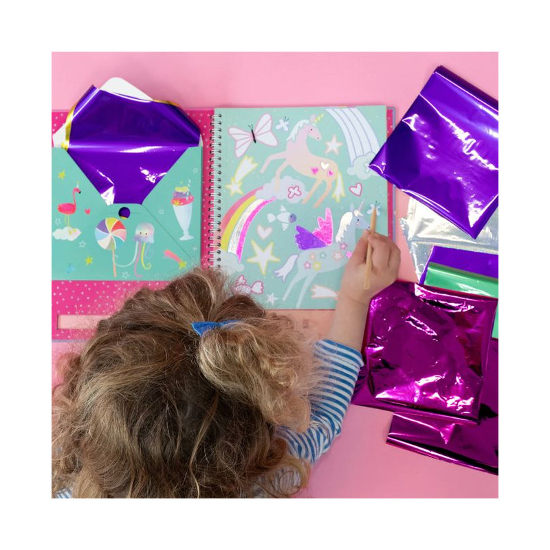 Tęczowe wróżki, Książeczka z błyszczącymi foliami do ozdabiania