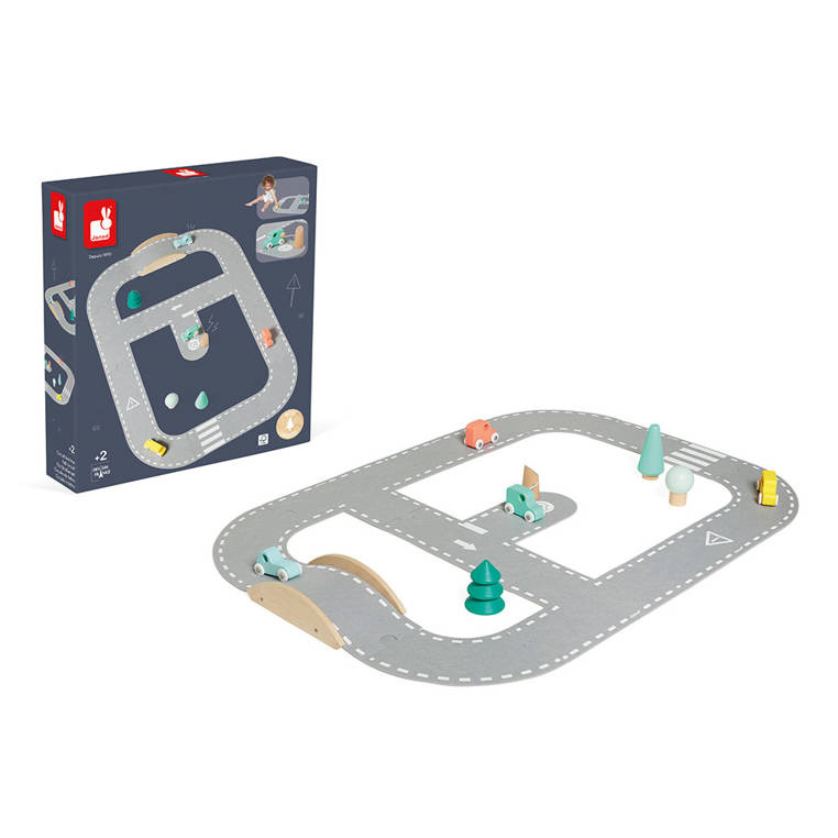 Filcowy tor dla samochodów z akcesoriami