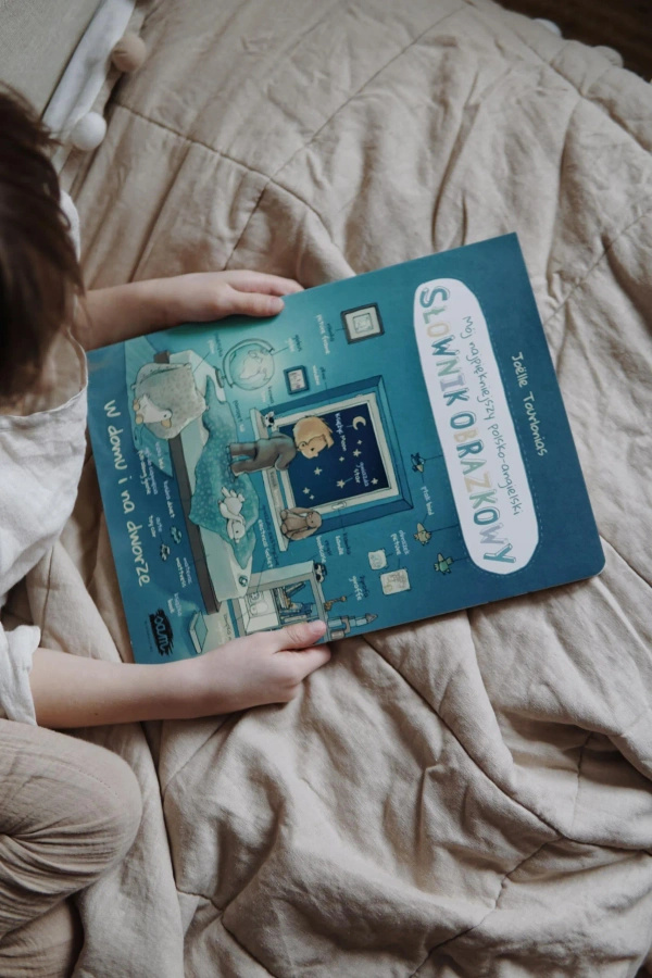 Słownik obrazkowy. W domu i na dworze