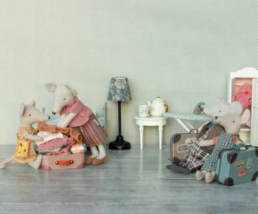 Akcesoria dla lalek - Suitcase, Micro - Red