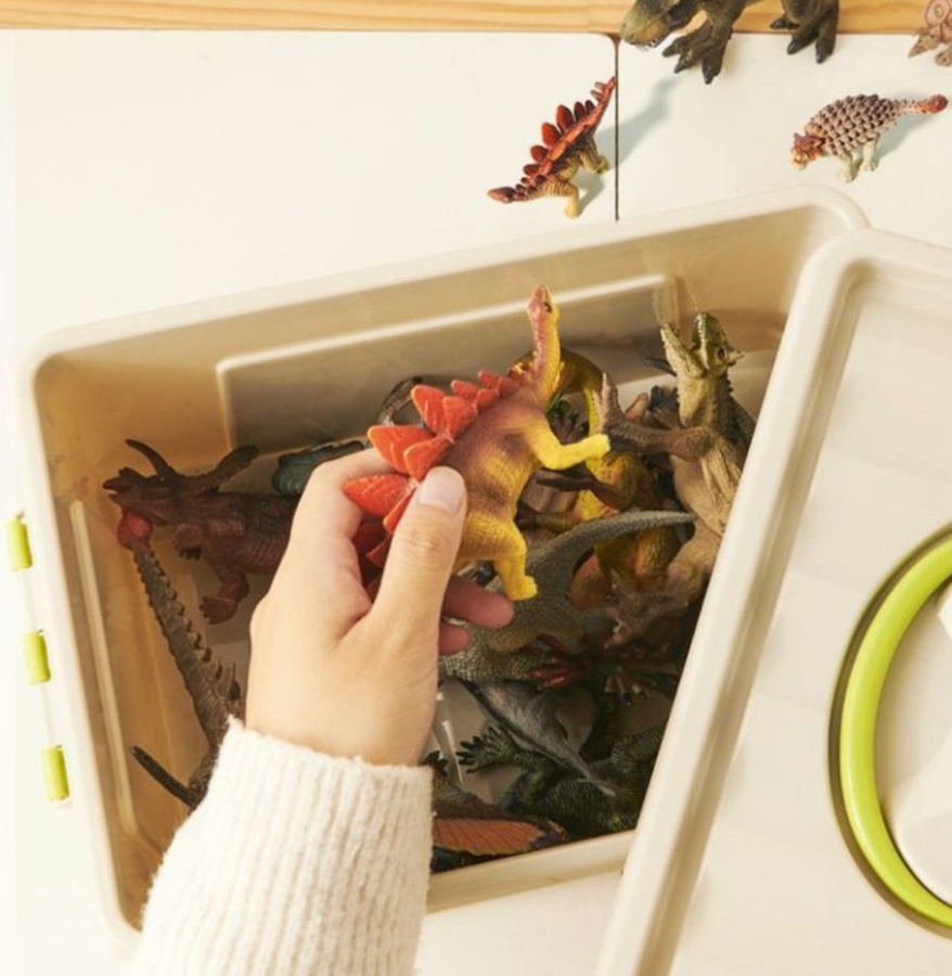 Zestaw 24 figurek dinozaurów w zestawie z przenośnym pudełkiem mideer