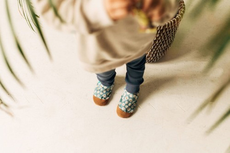 Kapcie dziecięce, rozmiar 26,5,  kwiatki BLUE DAISY