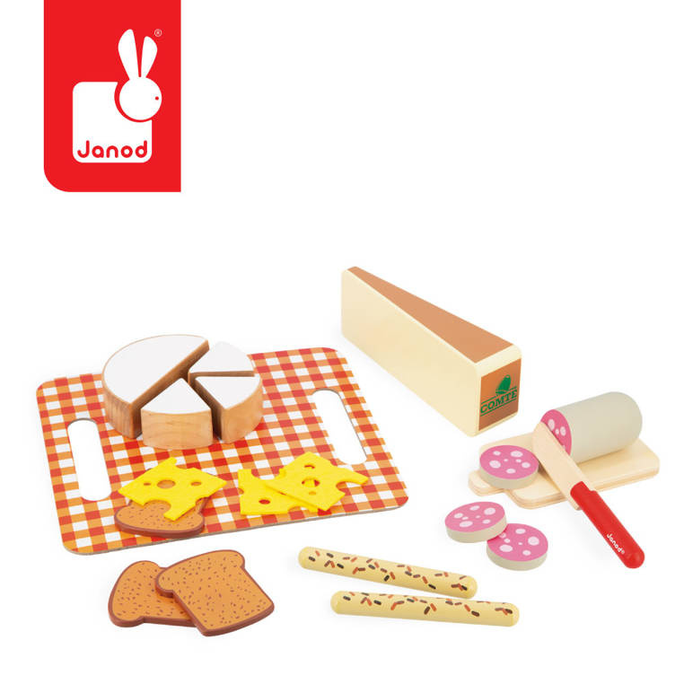 Drewniana deska serów i wędlin