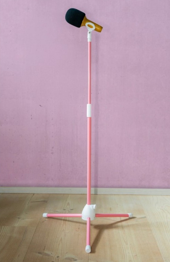 Lalarma Floor Stand Pink – idealny statyw do karaoke dla dzieci