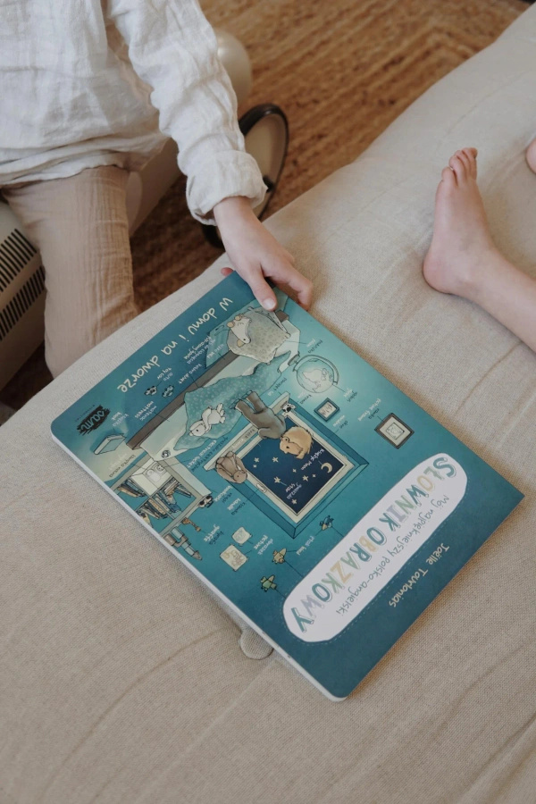 Słownik obrazkowy. W domu i na dworze