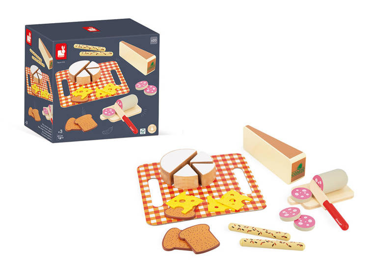 Drewniana deska serów i wędlin