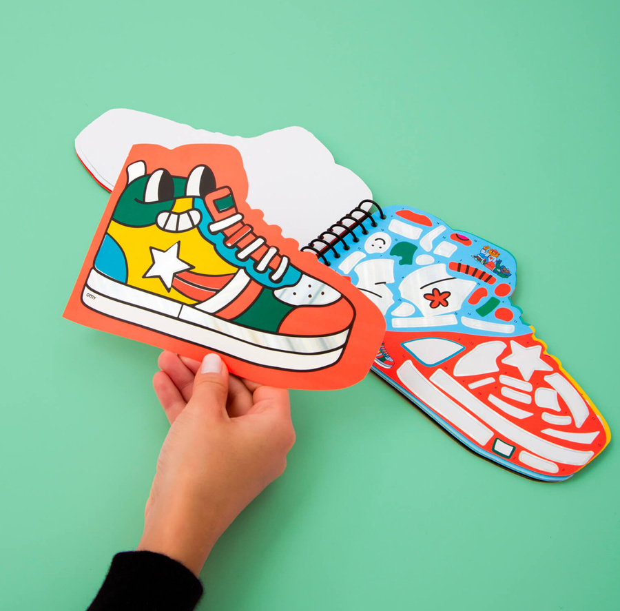 ZESZYT KREATYWNY Z NAKLEJKAMI - STREET