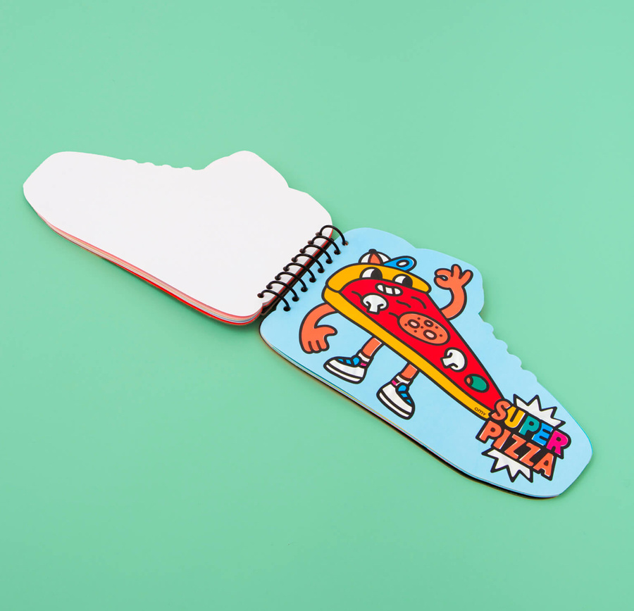 ZESZYT KREATYWNY Z NAKLEJKAMI - STREET