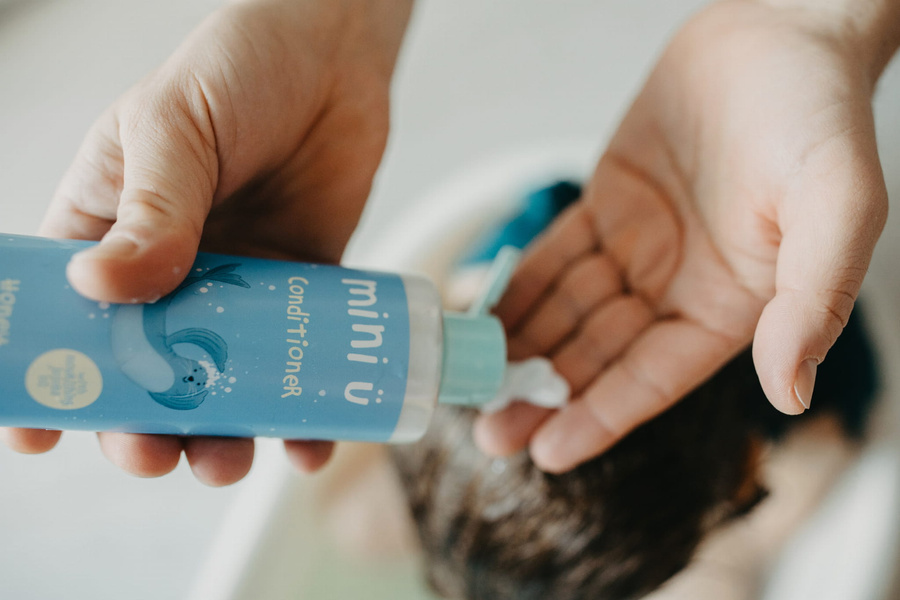 NATURALNA ODŻYWKA DO WŁOSÓW DLA DZIECI